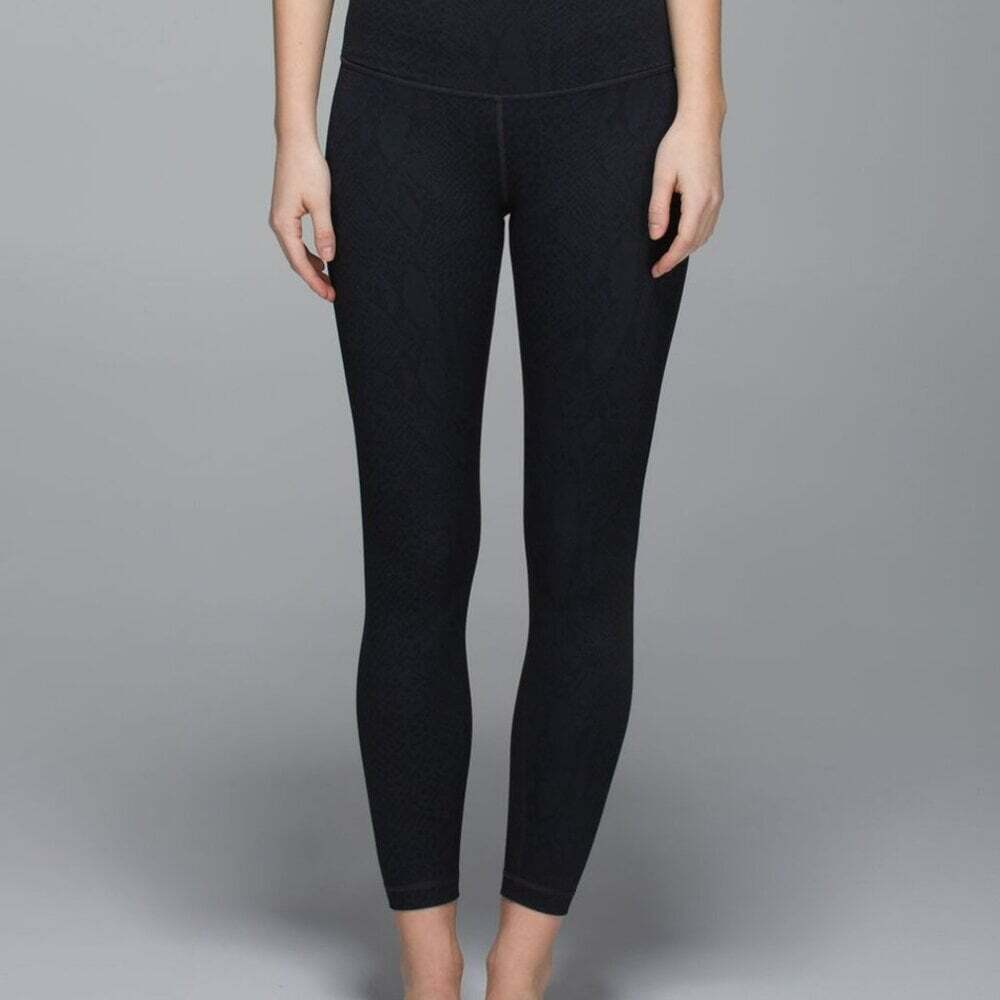 Lululemon High Times Pant Luon Desert Snake Deep Coal Black Size 6 Yoga Core